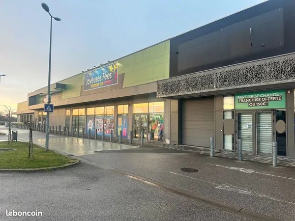 Local Commercial de 207 m2 à louer - Zone Commerciale Cité Europe Calais Coquelles