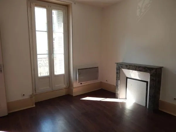 TYPE 2 - 45 m2 - QUARTIER ALLEES DU PARC/LYCEE CASTEL