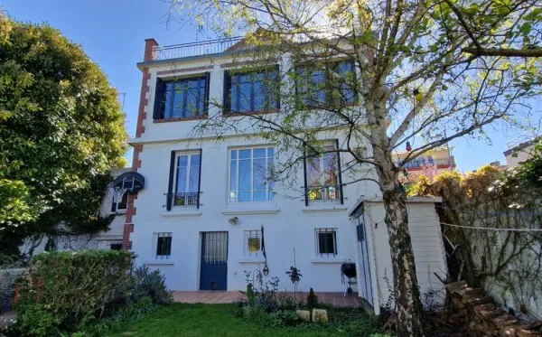 MEUDON - CHARMANTE MAISON FAMILIALE 5 PIECES DE 177M² VUE PANO