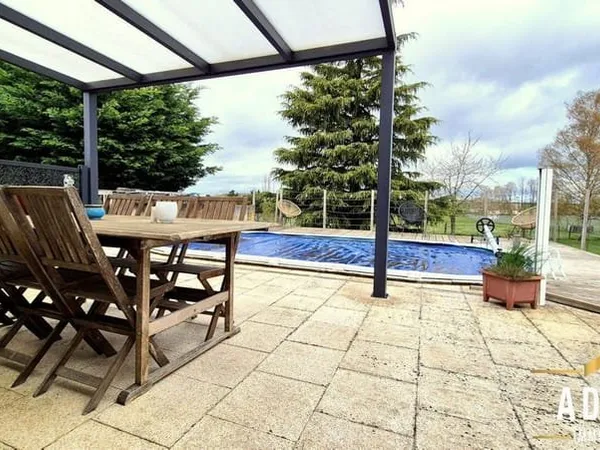 Maison 8 pièces 136 m²