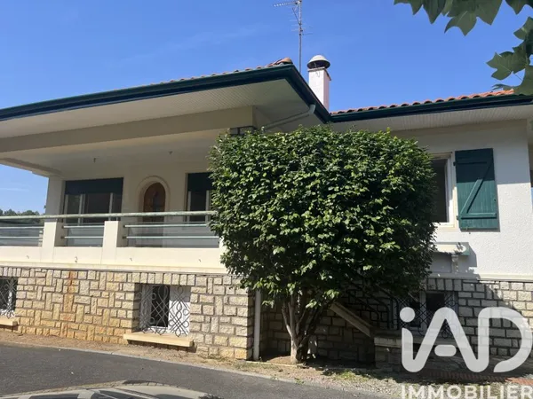 Maison 9 pièces 238 m²