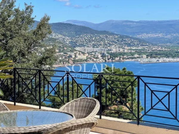 Villa piscine vue mer panoramique — Baie de Cannes, Théoule-sur-