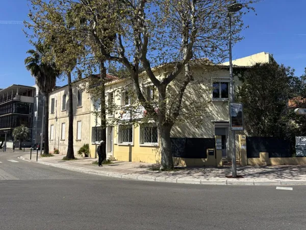 Local commercial 206 m²