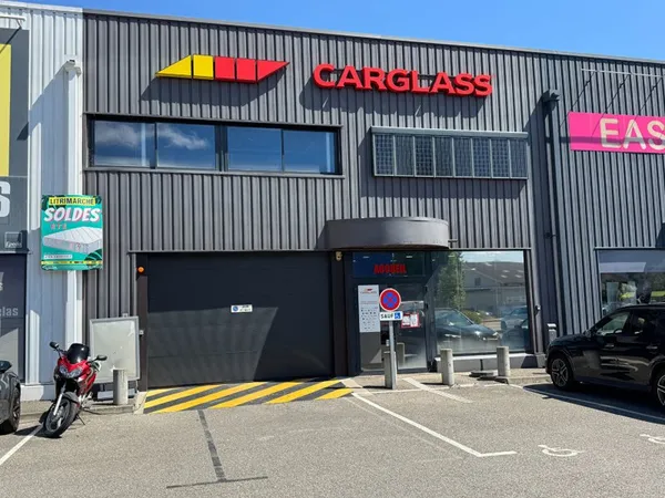 LOCAL COMMERCIAL - ZONE GRAND EPAGNY