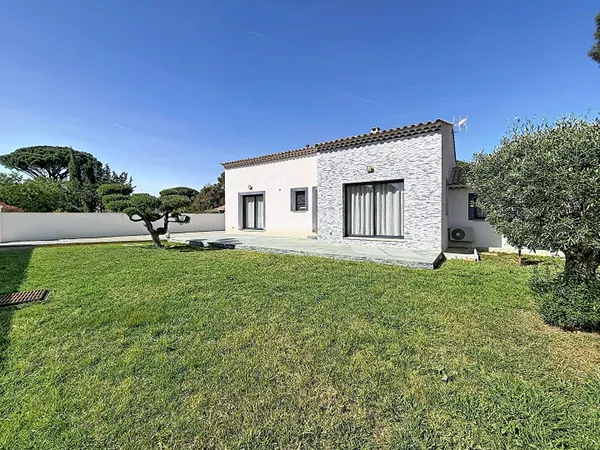 A VENDRE à VIDAUBAN ? Maison récente, 6 chambres, au calme - Garage