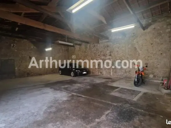 Parking/box 1 pièce 116 m²