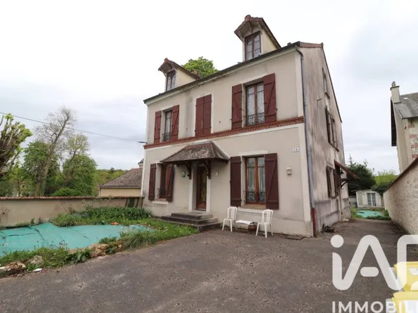 Maison 10 pièces 218 m²