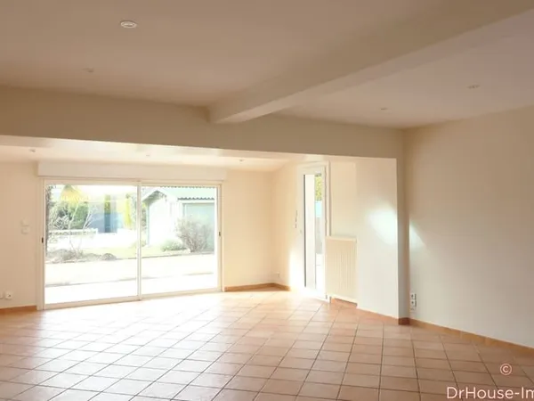 Maison familiale 149 m² 4 chambres Jardin Piscine chauffée au calme sans vis à vis Saint-Bernard (01