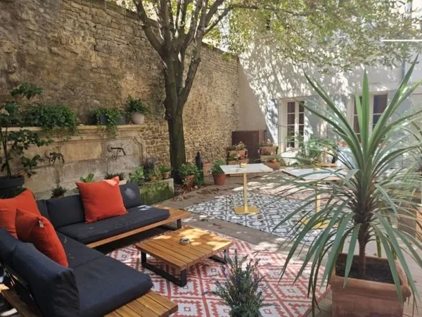 EXCLUSIVITÉ : APPART-HÔTEL DE PRESTIGE (1 158 m²) À L'ISLE-SUR-LA-SORGUE