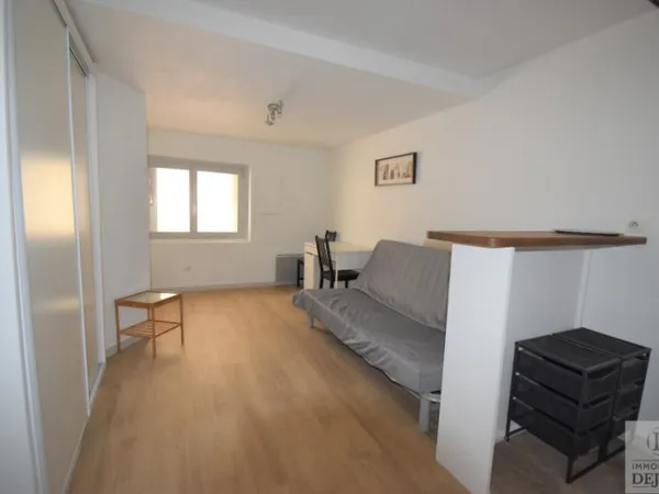 Studio 1 pièce 20 m²
