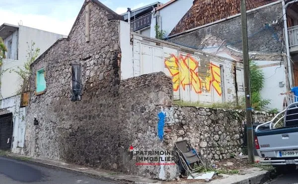 TERRAIN DE 177 M2 A VENDRE A BASSE-TERRE