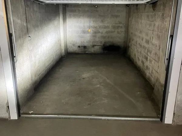 Parking 12 m²