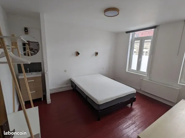 2 Chambres en colocation à Roubaix dans une maison totalement rénovée à coté de la Condition Publiqu