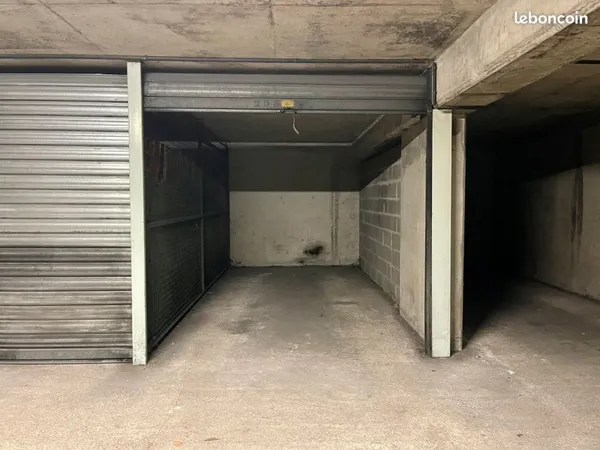 Parking Tours Centre