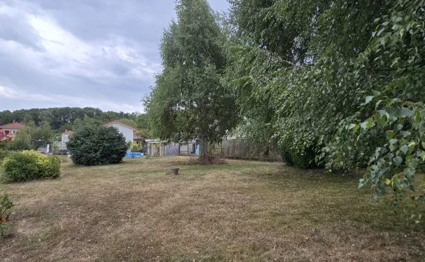 Terrain 608 m²