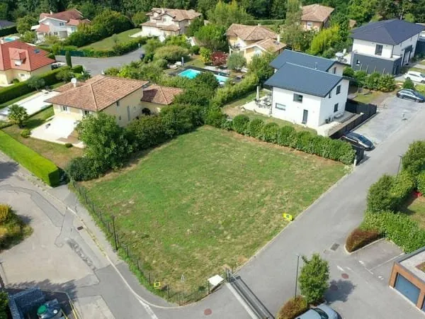 Terrain 859 m²