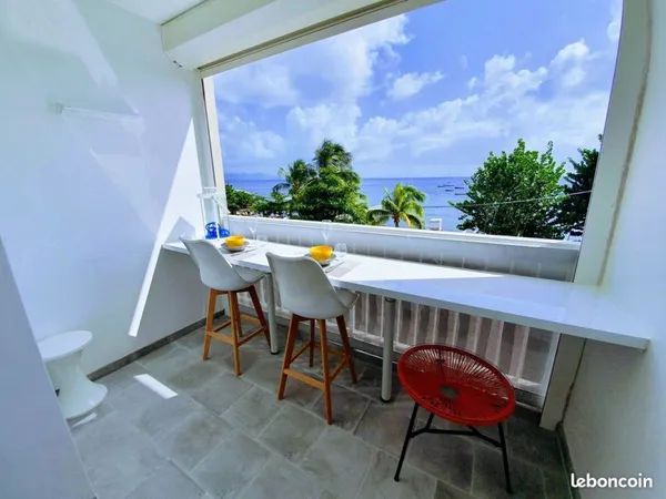 Vue mer imprenable dès le réveil, terrasse face à la mer et plage à 20 m : un cadre de vie rare à Sc