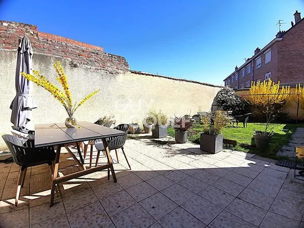 Exclusivité Guy Hoquet : Maison à vendre à Houplines, un véritable havre de paix à 243 300 €