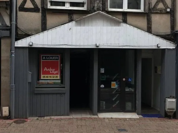 Local commercial 135 m²
