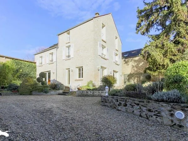 Maison 8 pièces 195 m²