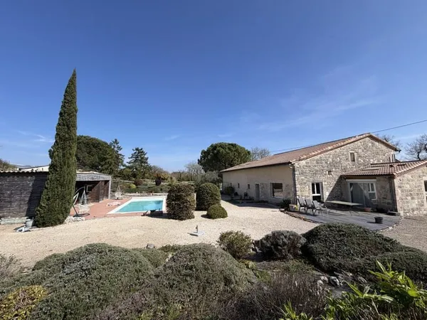 A 20 MINS D'AGEN - ENSEMBLE IMMOBILIER DE CARACTERE AVEC DEP