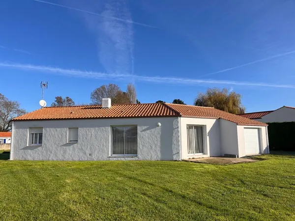CHALLANS - Maison 4 pièces 85 m2 - garage - terrain 2000m²