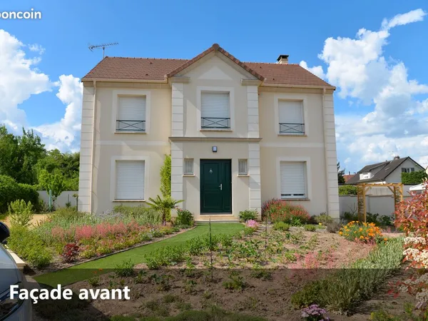 Maison contemporaine avec piscine