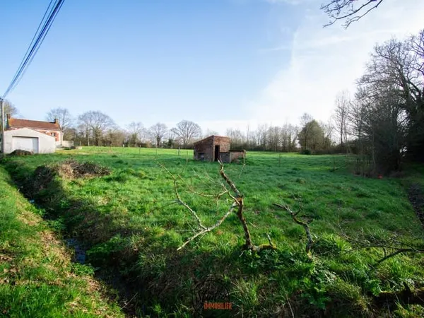 Terrain 607 m²