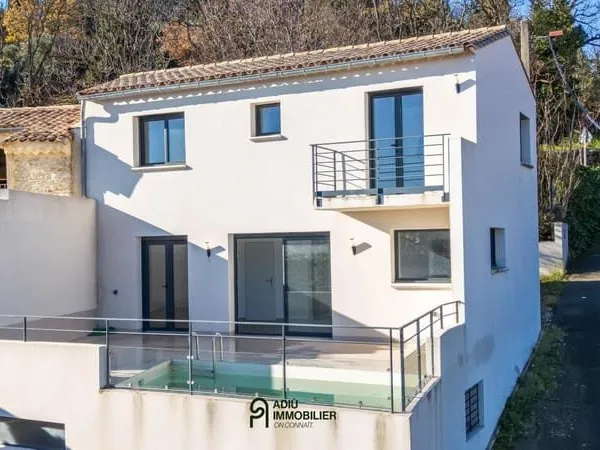 Maison neuve avec vue dégagée et piscine entre Uzès et Avignon
