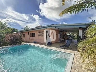 Dpt Guyane (973), à vendre MATOURY Maison T4 de 106 m² avec piscine