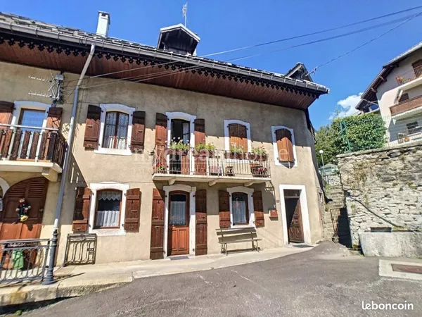 Maison de village 9 pièces 153 m²