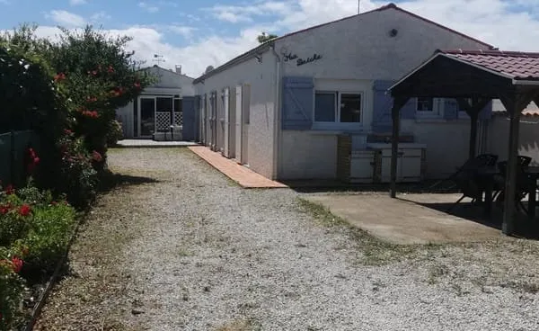 Ensemble immobilier 7 pièces 130 m² hab.
