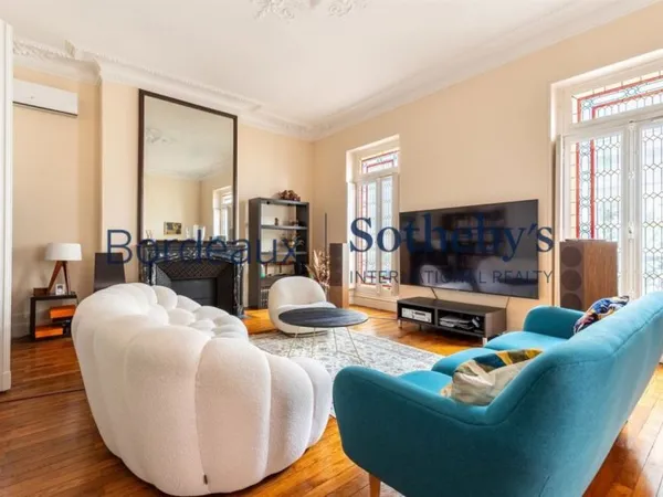 BORDEAUX CENTRE HISTORIQUE - EXCEPTIONNEL APPARTEMENT - 126 M² -