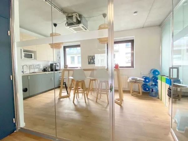 Bureaux de 45 m² en sous location à Boulogne Billancourt. Immeuble moderne, proche des transports, s