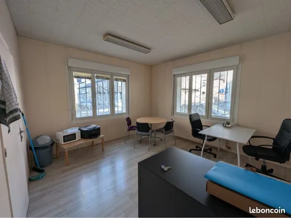 À LOUER - Cabinet/Bureau de 18 m² en centre-ville - 360 CC