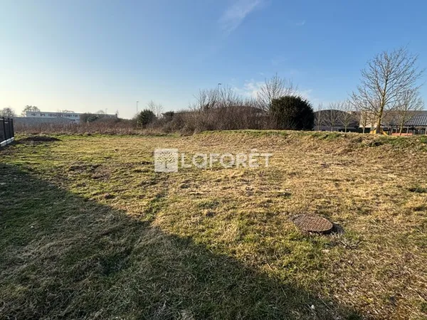 Terrain 600 m²