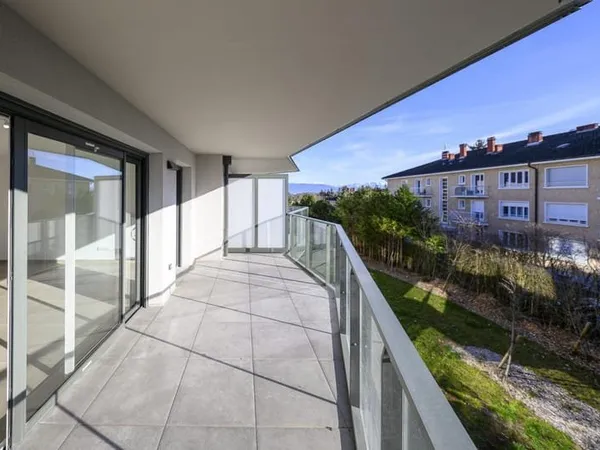 3 pièces au 2ème étage avec extérieur