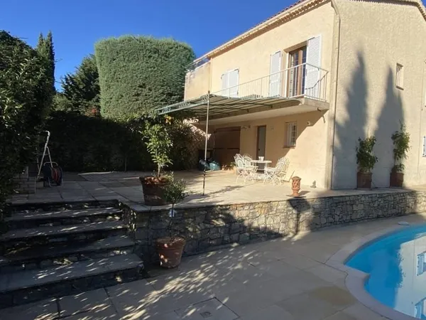 Maison 7 pièces 140 m²