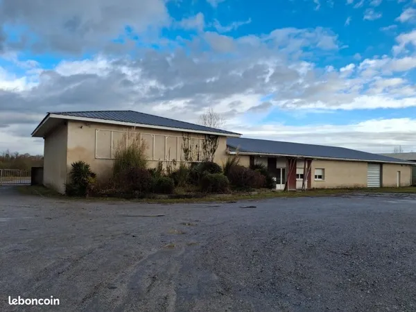 Location hangar