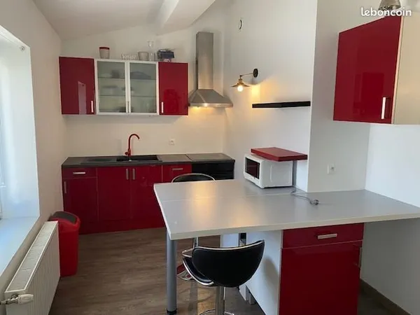Appartement meublé 35m², bus de ville