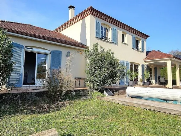 Maison 7 pièces 208 m²
