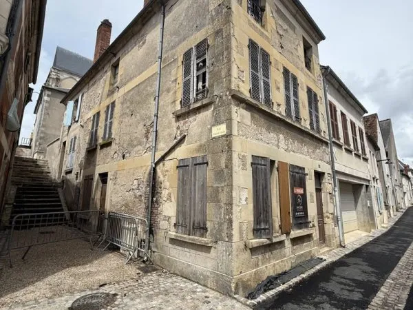 Saint-Satur, Immeuble.