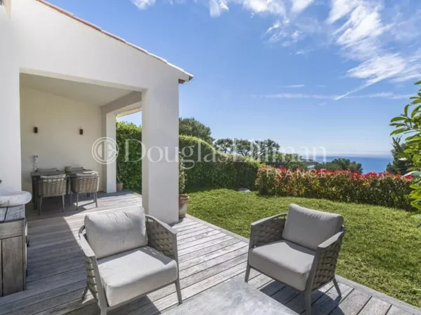 VILLEFRANCHE-SUR-MER - Superbe duplex avec vue mer