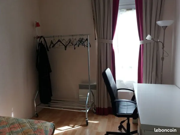 Cohabitation intergénérationnelle solidaire seniore étudiant confirmé