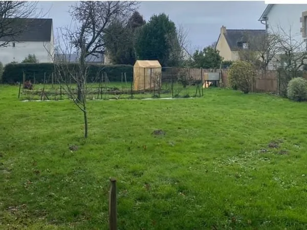 Terrain à bâtir de 405 m² à PLOUER-SUR-RANCE (22)