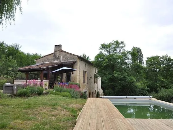 Maison 8 pièces 183 m²
