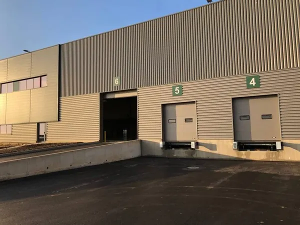 Local d'activité 6974 m²
