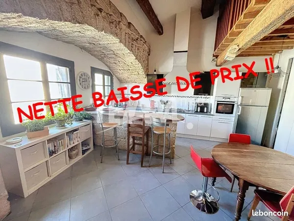 Jolie maison de village en pierre avec remise / Garage