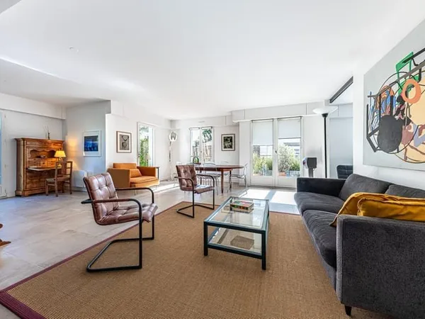 APPARTEMENT D'EXCEPTION AVEC TERRASSES ET GARAGE