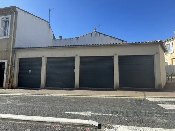 Parking/Garage/Box